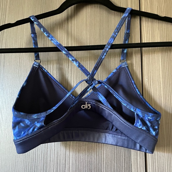 Alo Criss Cross Back Water Design Sports Bra - Picture 7 of 9